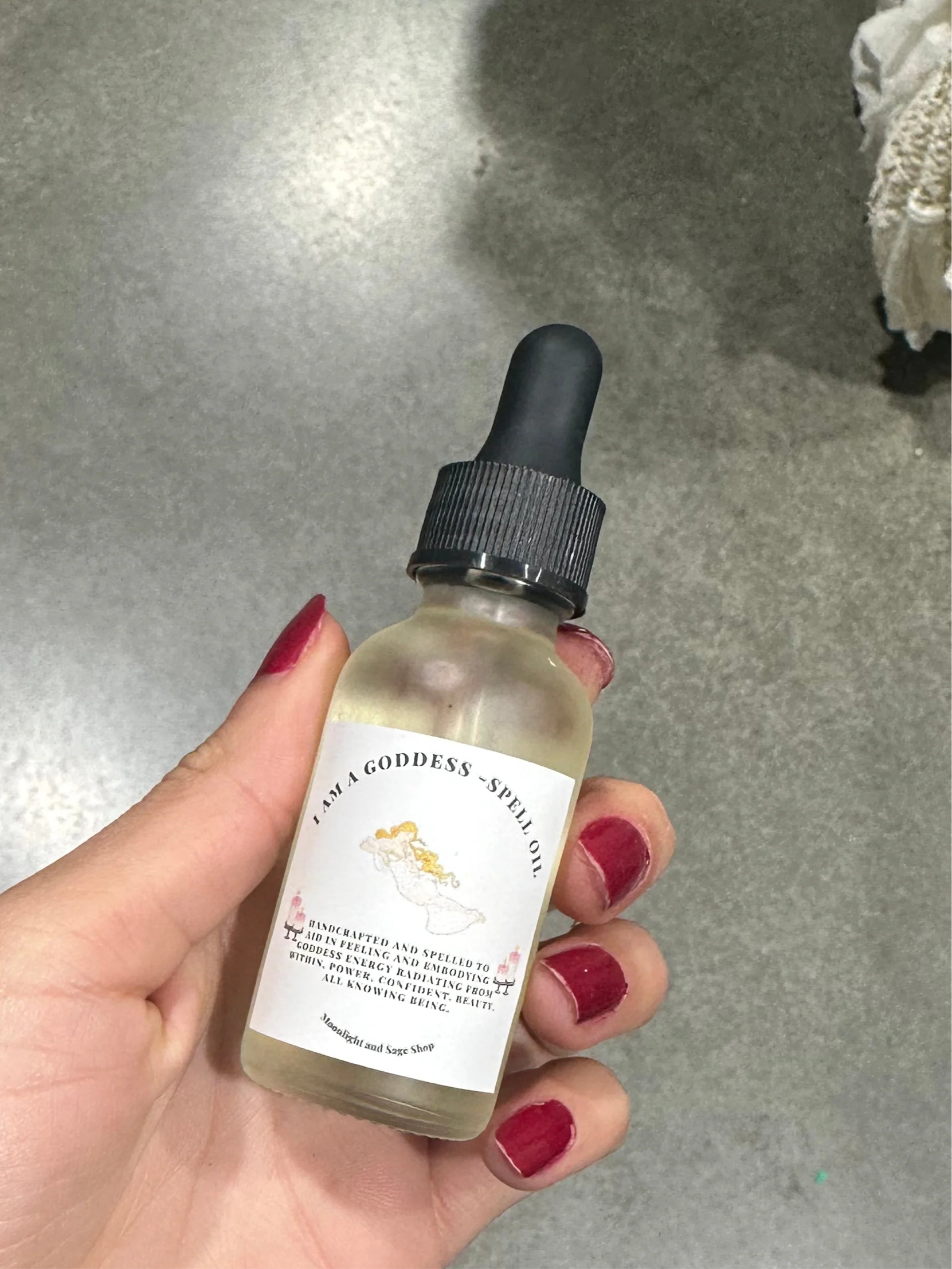 I am a Goddess Ritual Spell Oil - Image 3